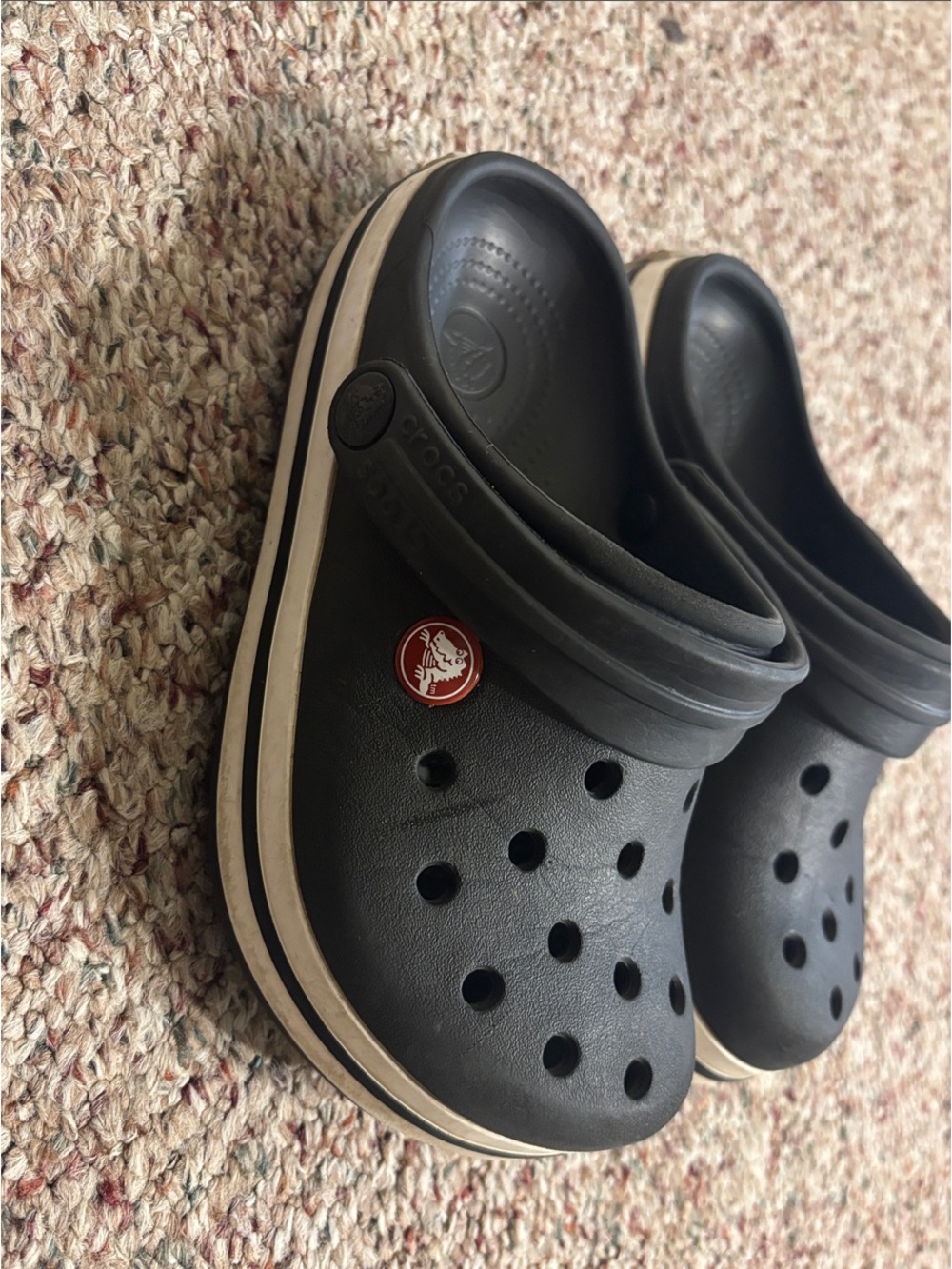 CROCS Kids Classic Clog in Black with White Stripe size J1